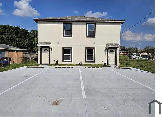 3 bed, 1200 sqft, $1,700 — Photo 1