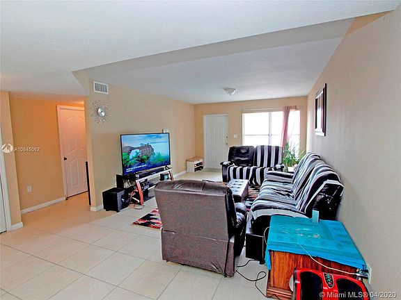 5th image of 8851 NW 110th Pl Unit 1407