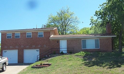 1st image of 420 E Robertson Ave