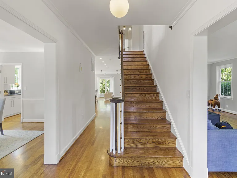3901 Woodbine St — Photo 8