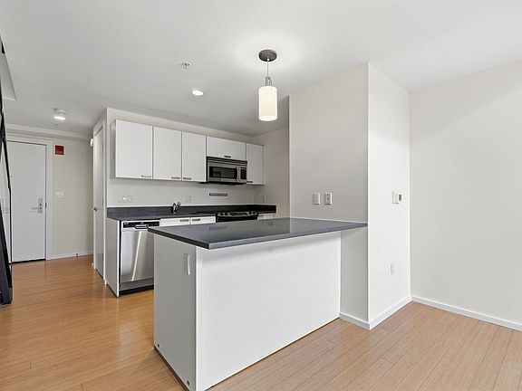 5th image of 1 Earhart St Unit 309