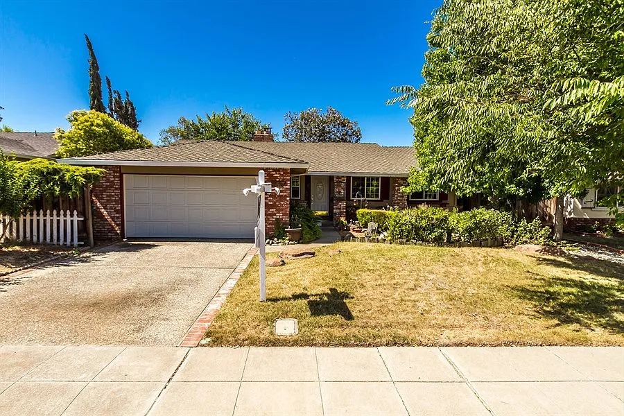 805 Mayview Way photo 1