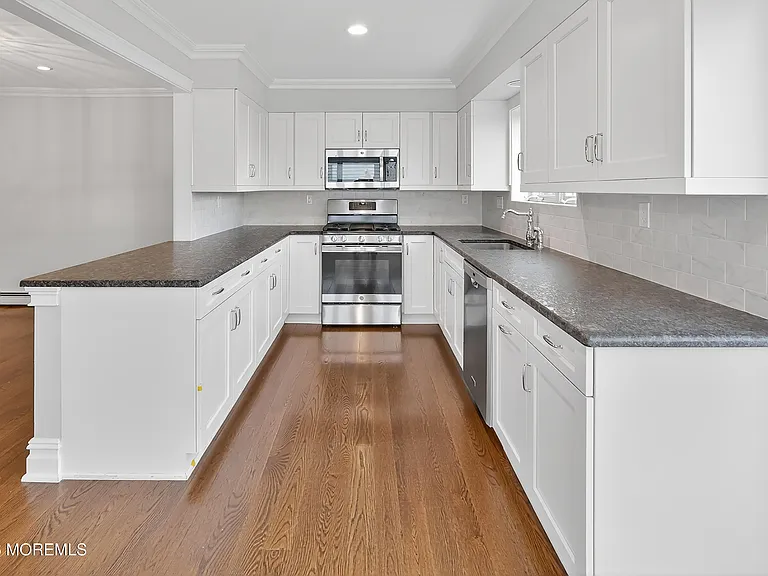 65 E River Rd #20 — Photo 20