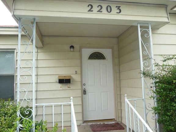 3rd image of 2203 NW Walding Ave