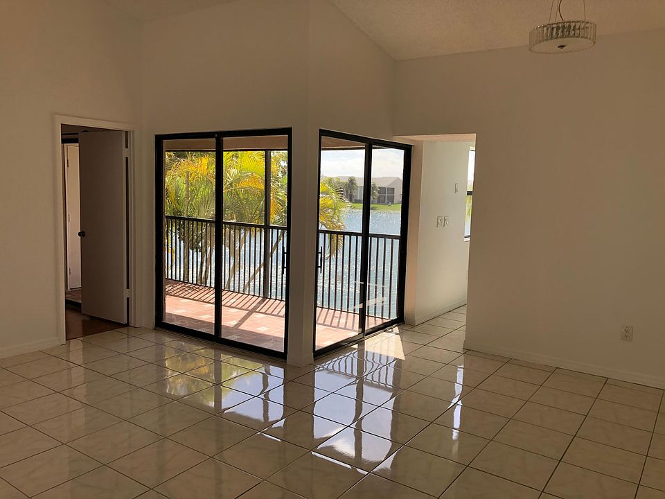 1st image of 1014 S Independence Dr #1014D