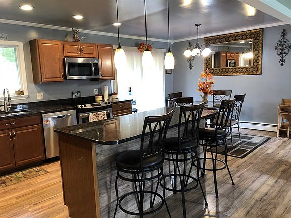 5th image of 10 Elizabeth Ct