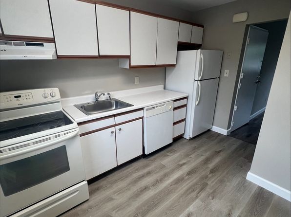289 Main St APT 2B