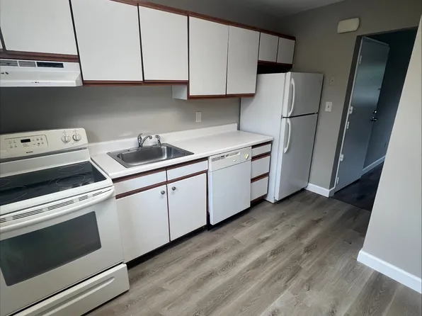 289 Main St APT 2B, Spotswood, NJ 08884
