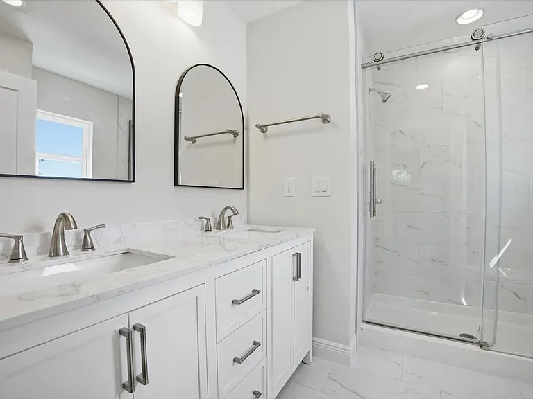 206 W Fox St #A — Photo 4