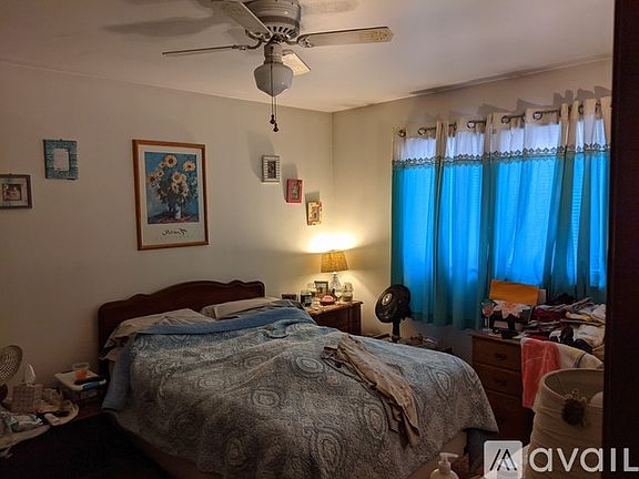 5th image of 1061 Mineral Springs Dr