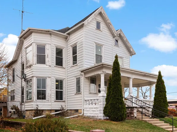 1420 9th St, Monroe, WI 53566