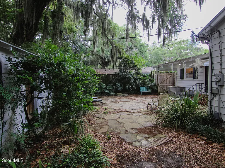 1207 Pine Ave — Photo 28