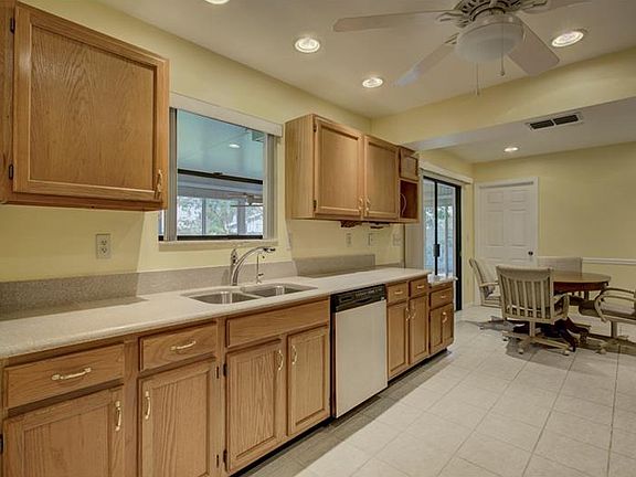 5th image of 4629 Glenbrooke Ter