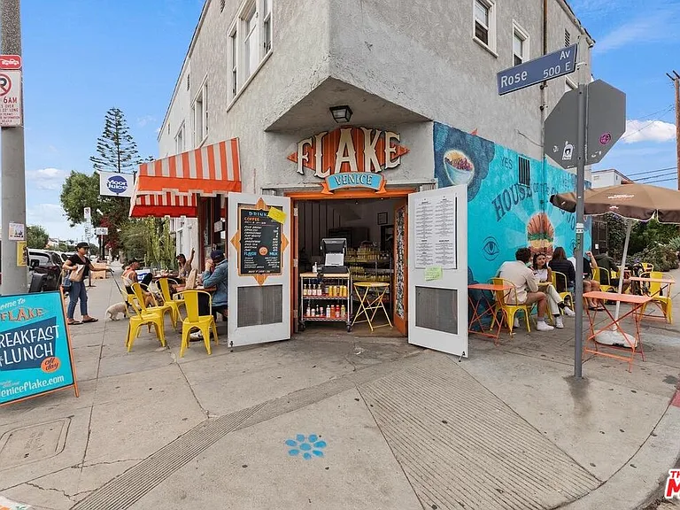 228 Rennie Ave — Photo 24