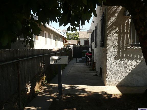3rd image of 1445 W 59th Pl