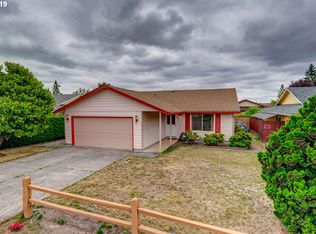 15711 NE 76th St, Vancouver, WA 98682