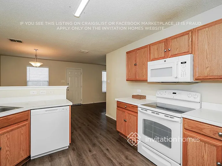 4920 Waterford Dr — Photo 9