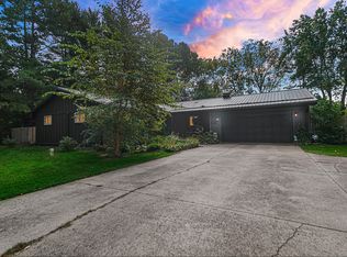 242 W Powell Dr, La Porte, IN 46350