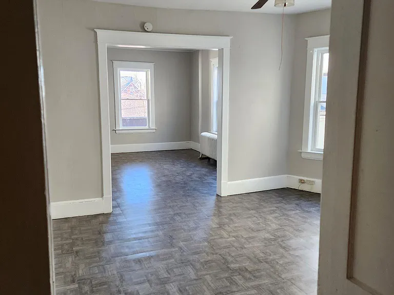 22 Lincoln Ave #2S — Photo 3