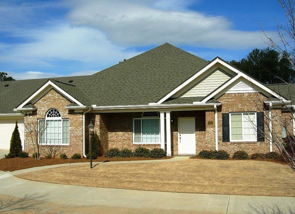Stunning Ranch Condo in Small Friendly Neighborhood
