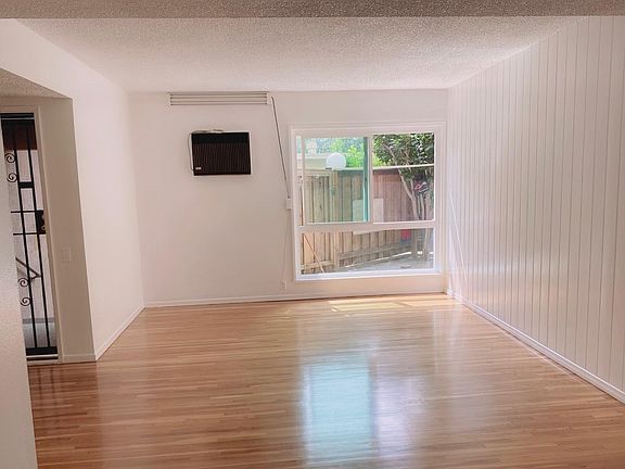 3rd image of 3200 S Sepulveda Blvd Unit E5