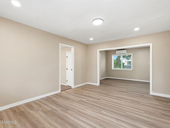5th image of 1109 Dewey Ln