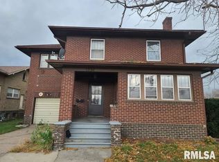 1230 N 2nd St, Clinton, IA 52732