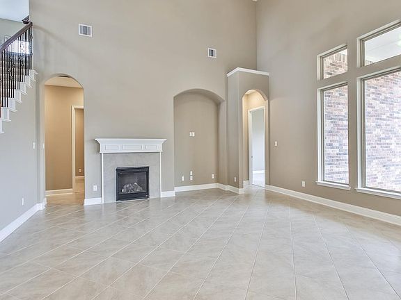 4th image of 15019 Dogwood View Ln
