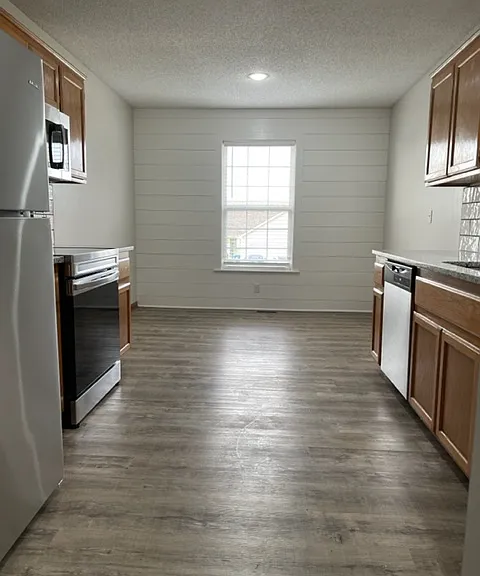 1420 Galway Ct — Photo 8