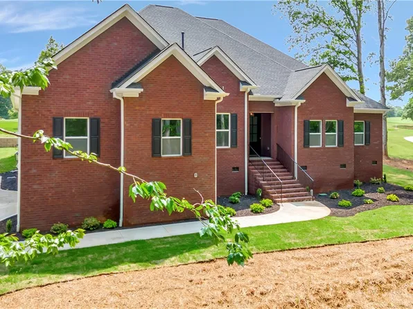 1817 Cross Creek Dr, Seneca, SC 29678