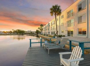 6742 Gulfport Blvd S APT 215, South Pasadena, FL 33707
