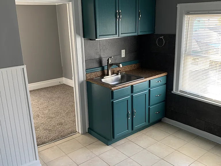 137 Woodside Ave #2 — Photo 3