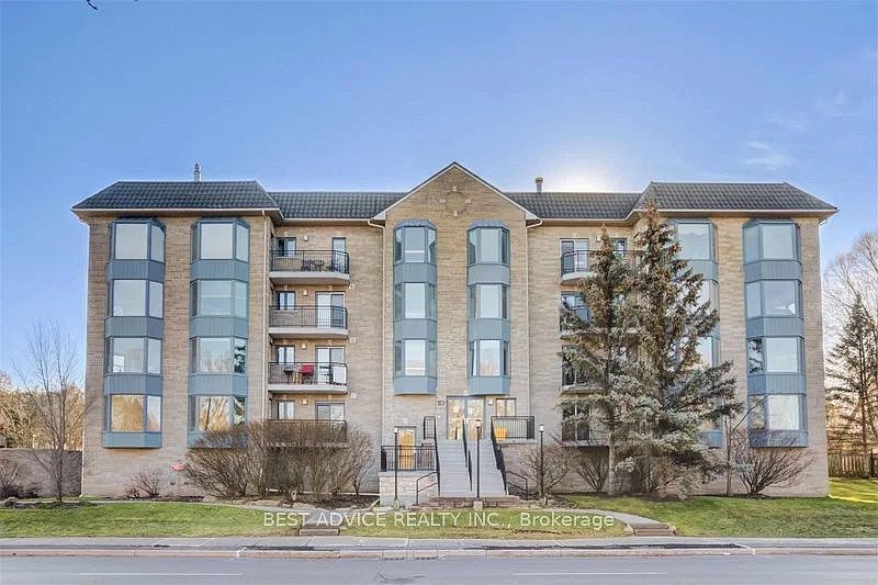 2nd image of 85 Wellington St W #104