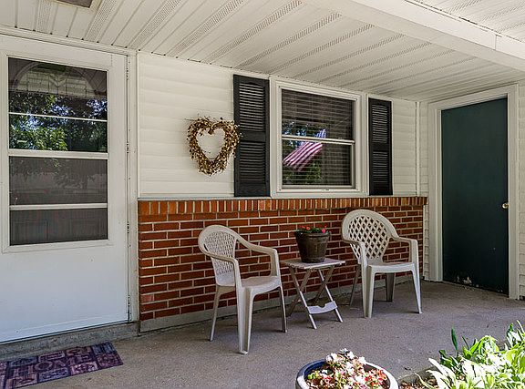 2nd image of 4008 Crestview Dr