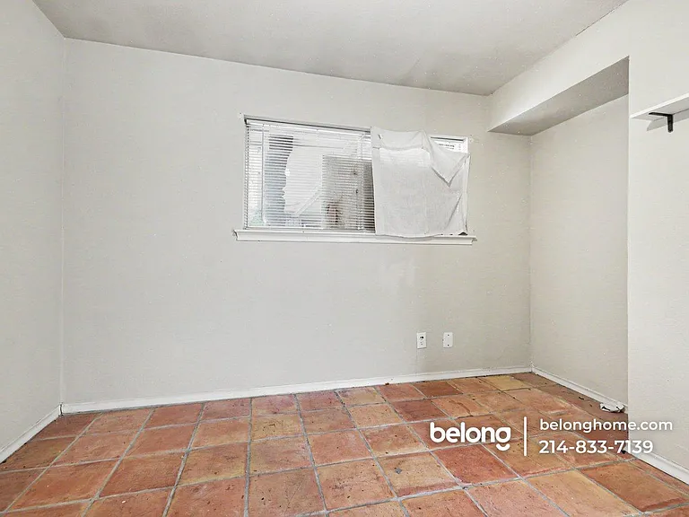8615 Skyline Dr — Photo 6