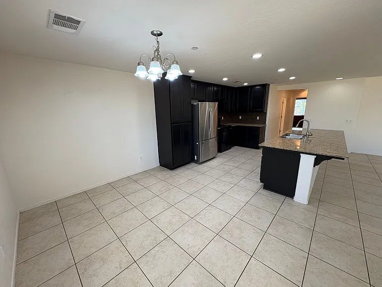 2132 E Sweet Ave — Photo 6