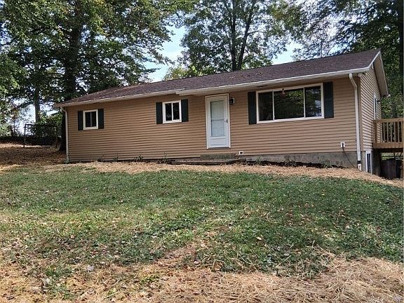 2nd image of 380 Rhonda Dr