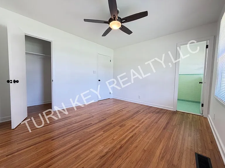 1708 Rogina St — Photo 15