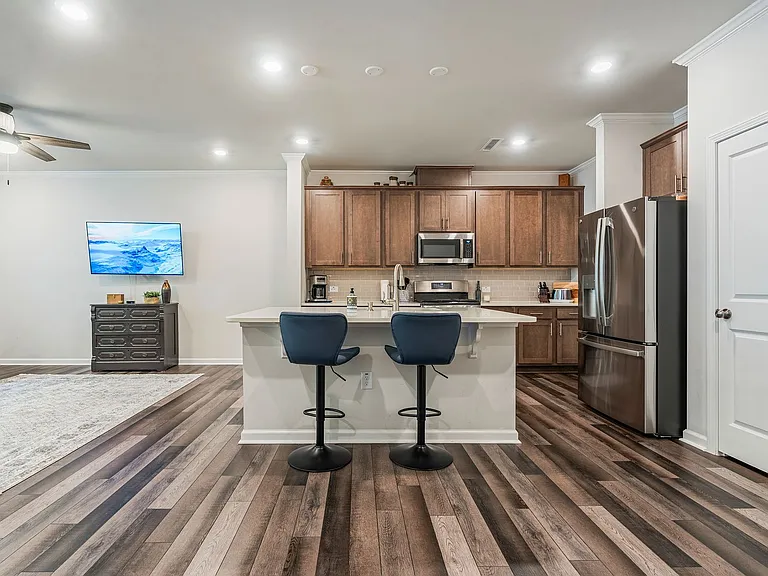 185 Millenium Dr — Photo 6