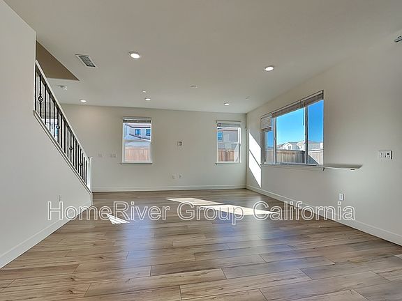 2nd image of 3597 Hammock Ave