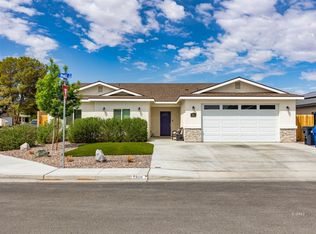 801 Beach Ct, Ridgecrest, CA 93555