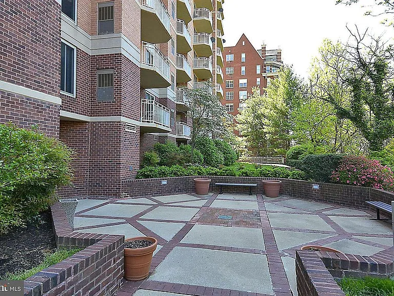 7500 Woodmont Ave #1202 — Photo 25