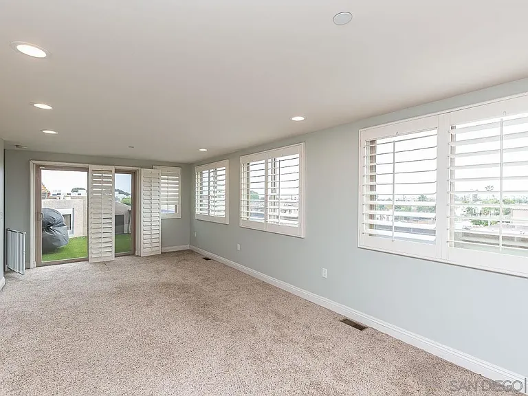 1368 Oliver Ave — Photo 8