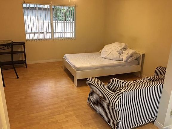 5th image of 725 1/2 Nautilus St