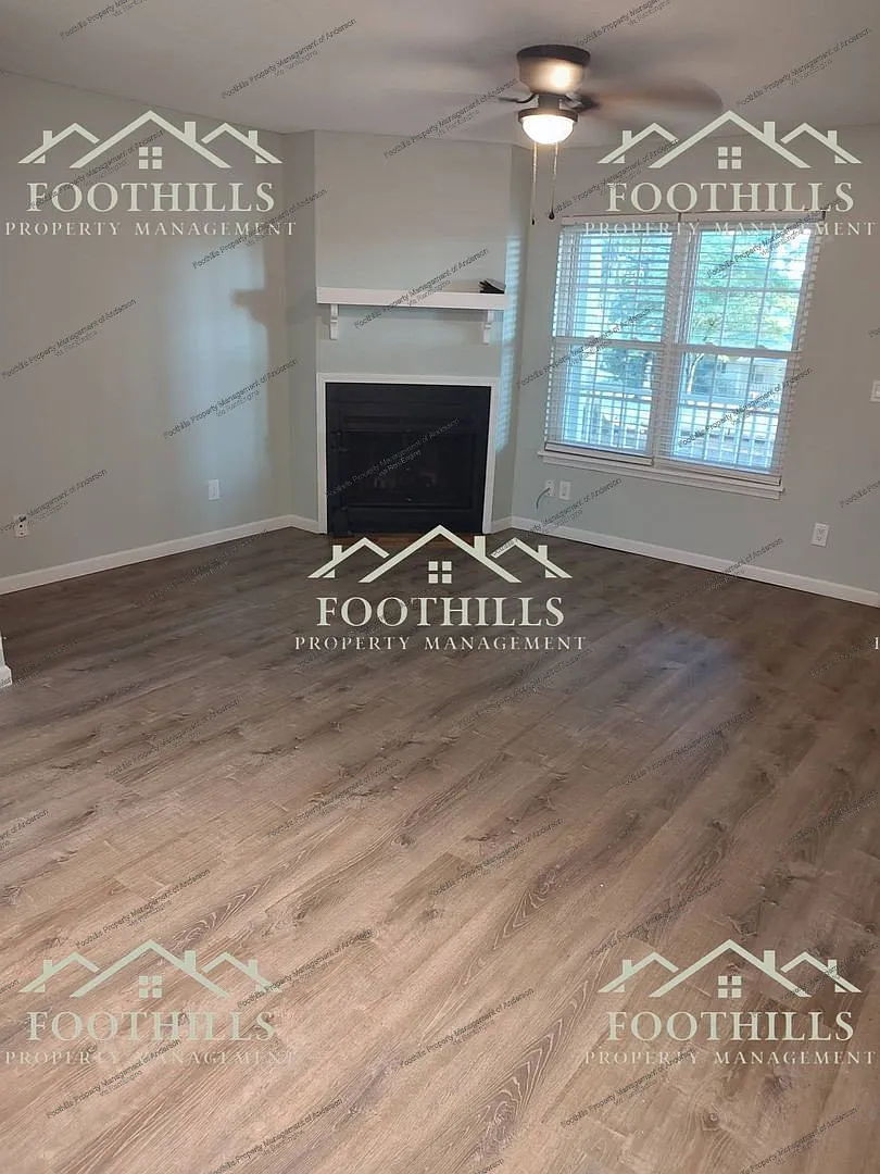 2 bed, 1.5 bath, 1050 sqft, $1,195 — Photo 3