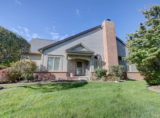 7258 Crackling Creek Cir, West Bloomfield, MI