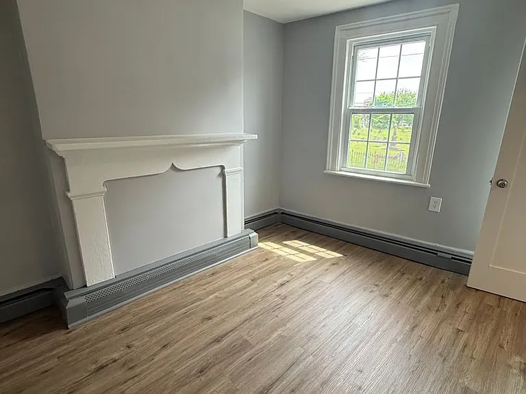 305 Liberty St — Photo 6