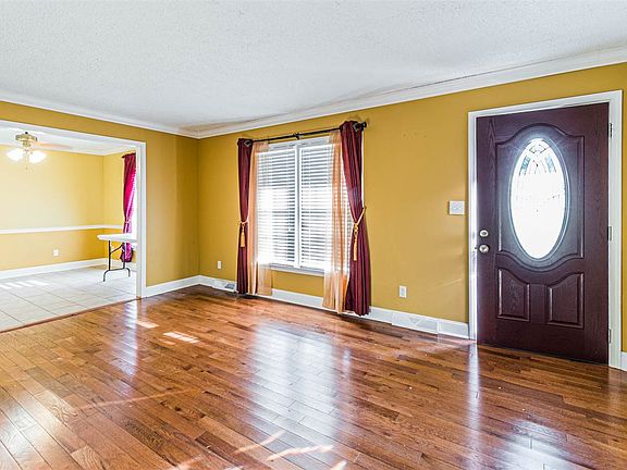 4th image of 2540 Bluegrass Dr