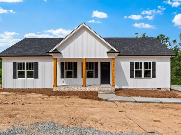 287 Stonybrook Dr, Lexington, NC 27295