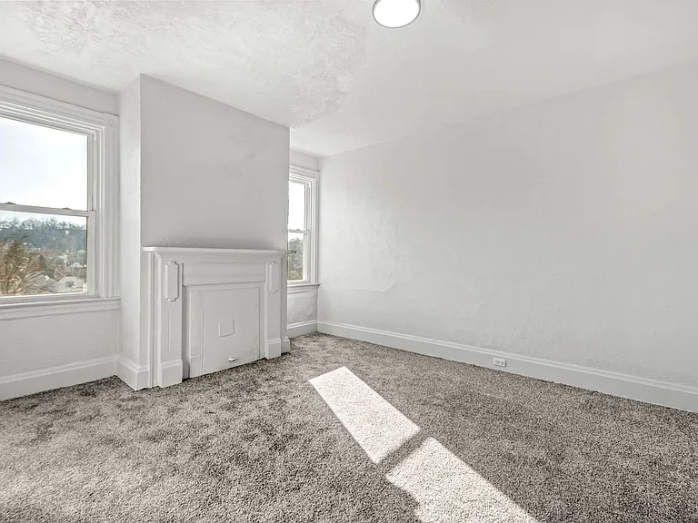 115 W Cherryhill St — Photo 18